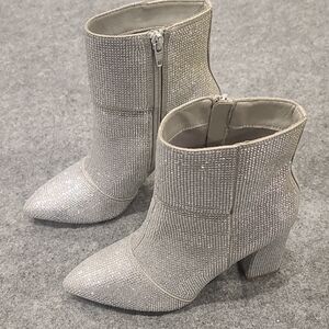 EUC steve Madden Block Heel Rhinestone Booties. Silver. Sz 6